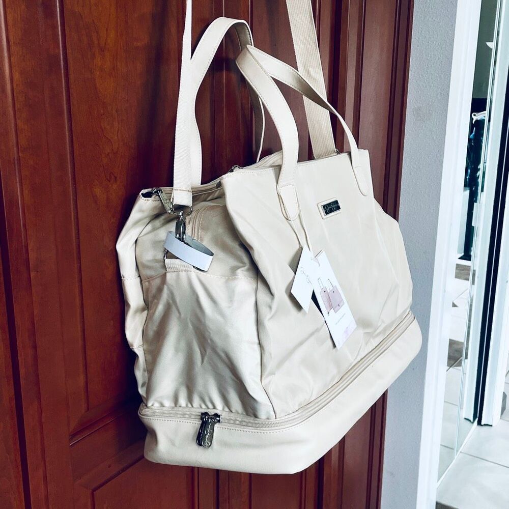 NWT Jessica Simpson cream Nylon Pu Leather Multi Pockets Weekender Duffle Bag - Picture 3 of 16